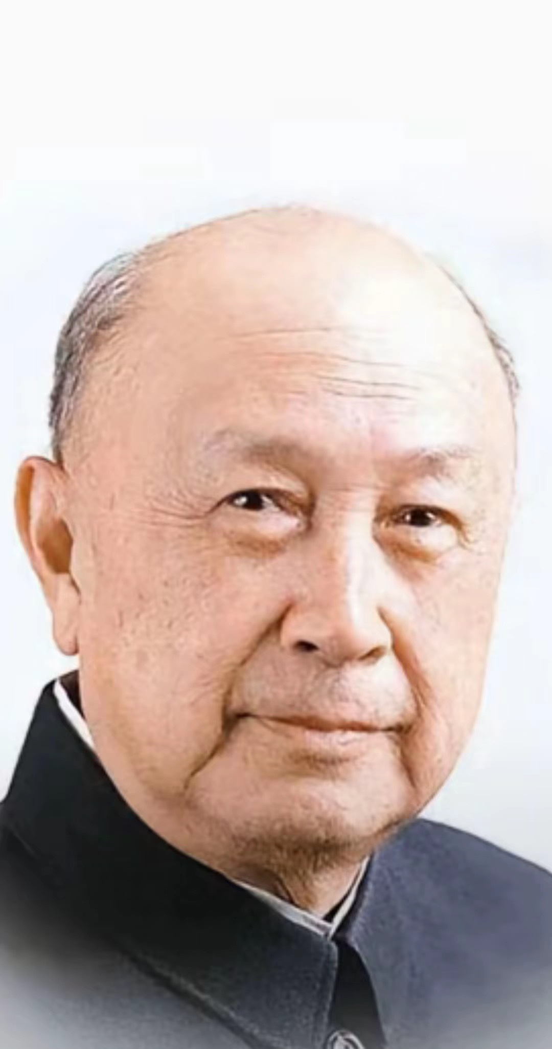 全体起立敬礼。这两天东风41号洲际导弹试射，抵达太平洋东海岸。全世界都安静了。 