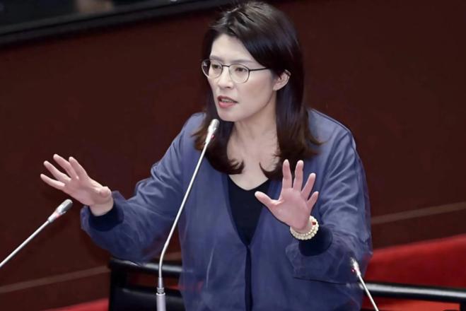 美国果然小看了郑丽文：台湾省传出大消息，特朗普心里得犯膈应！ 

5月8日下午，