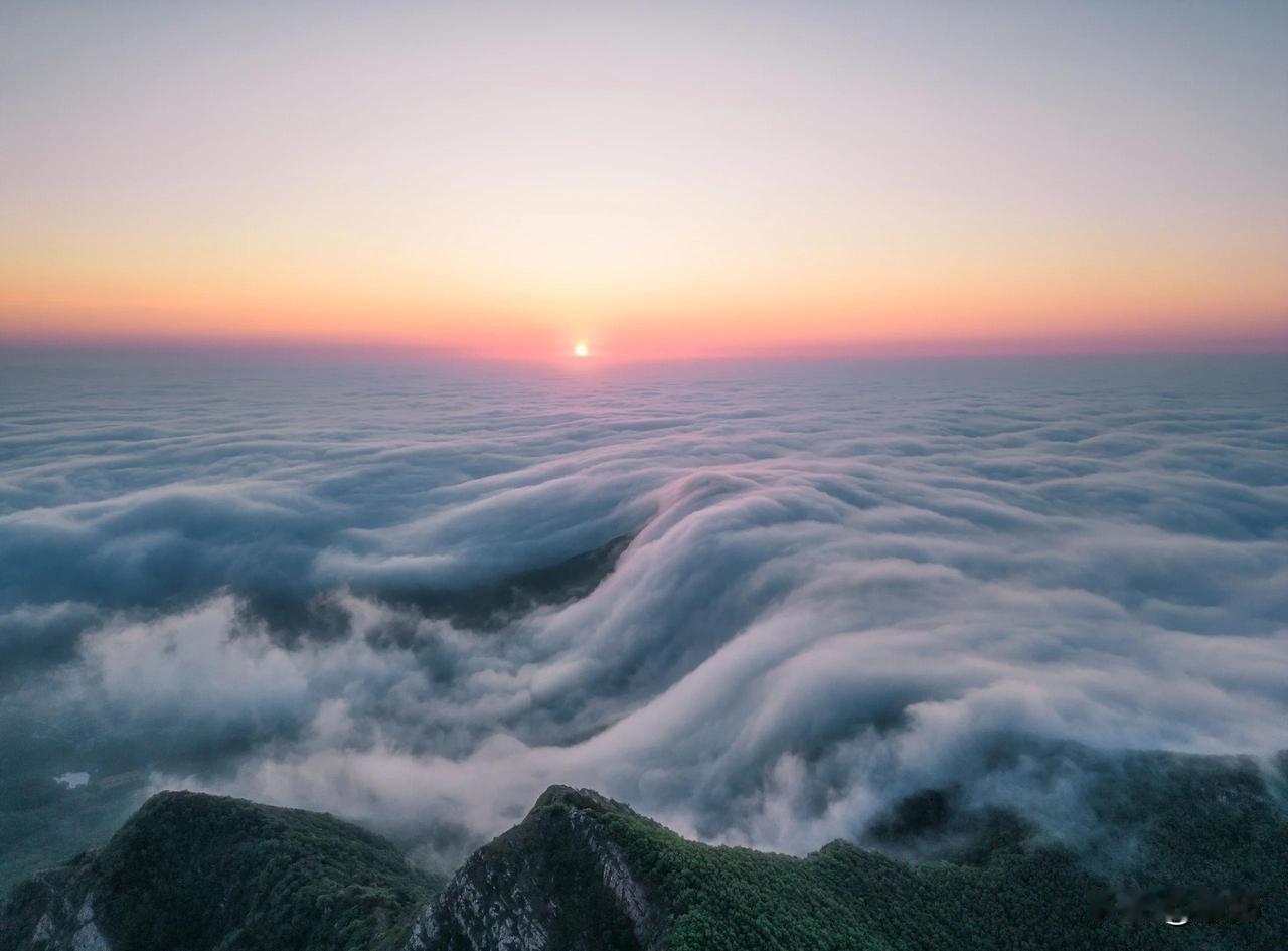 🌄大连大黑山｜闯入现实版“云端仙境”，这场云海治愈了我！

家人们谁懂啊！在大