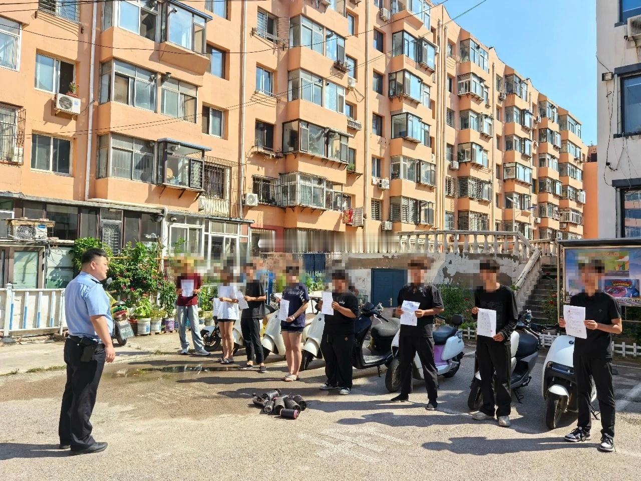辽西新鲜事儿 葫芦岛端掉“炸街”车窝点，扣押改装车二十台。警方提示：警方提示：马