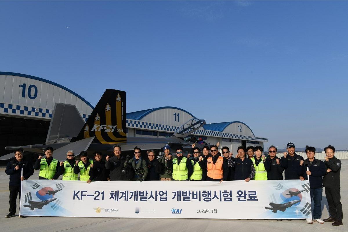比原计划提前两个月完成。26年1月13日，韩国KF-21“猎鹰”战斗机完成全部飞