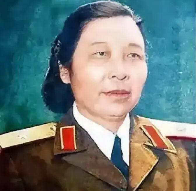 1955年，开国女将军李贞回乡探亲，遇到了打骂她的第一任丈夫古老三，当二人再相见