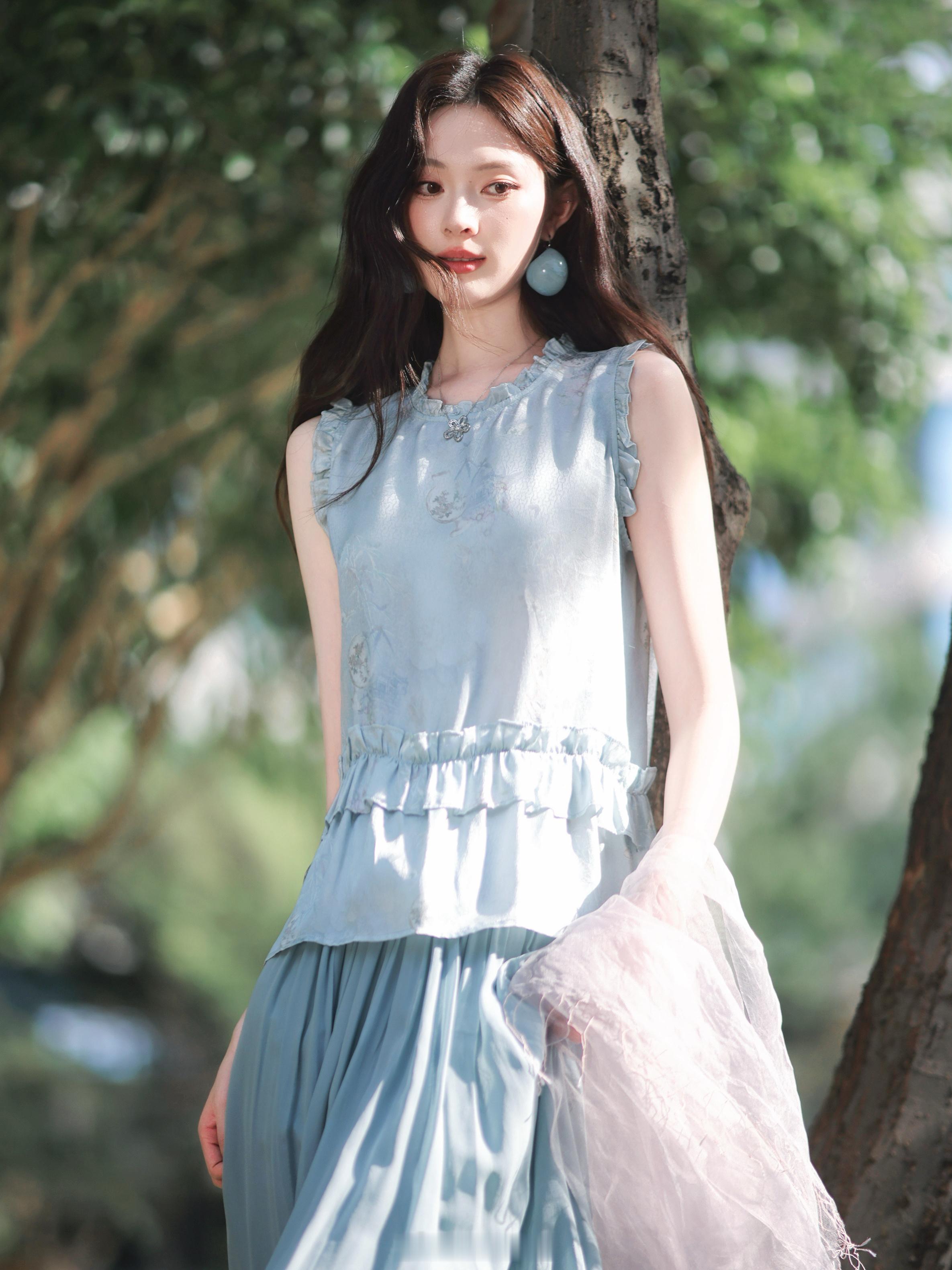 “不费力的温柔邻家姐姐感”有没有和我一样超级吃这一套的100真丝的🔍放大看还有
