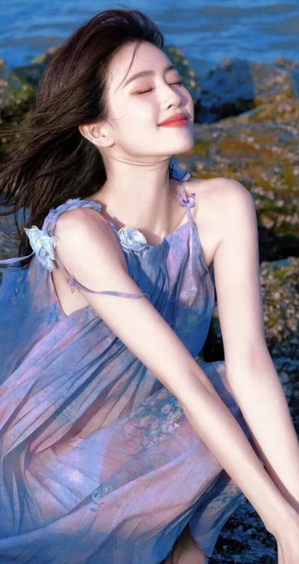 白鹿重庆vlog下集白鹿的重庆vlog下集堪称“沉浸式旅行范本”，真实鲜活又满是