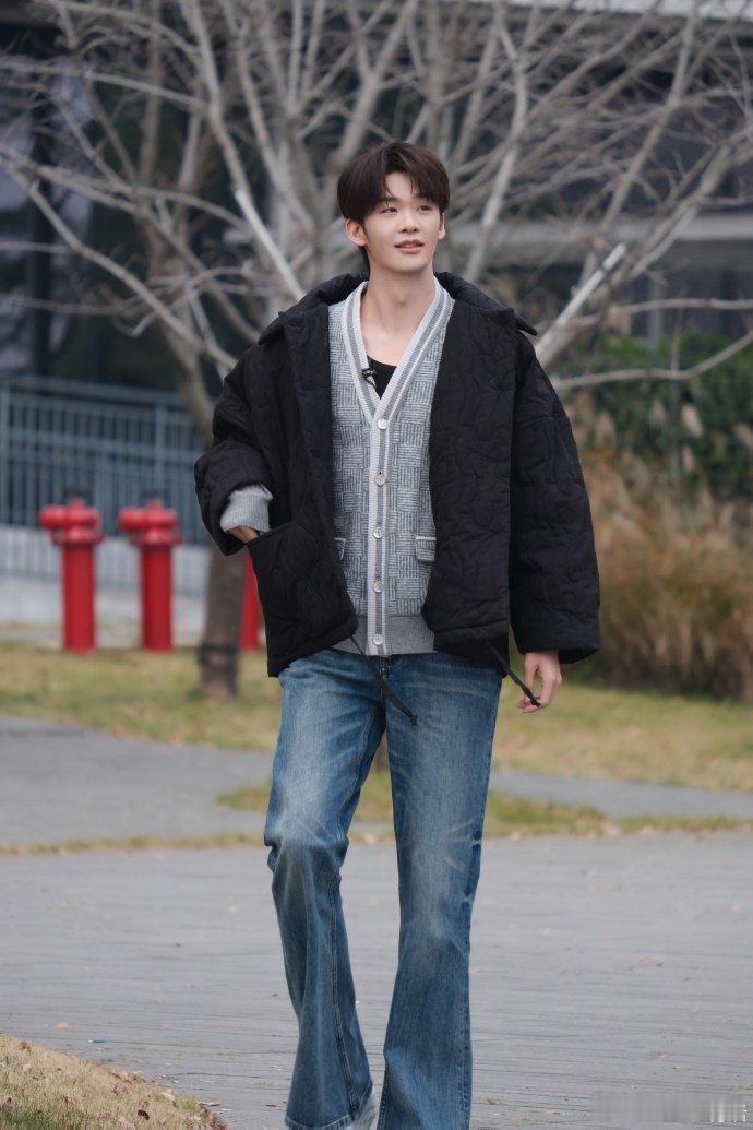 王赫野一款性价比很高的歌手救命！王赫野是什么宝藏歌手！音综稳得一批，综艺又贼有梗