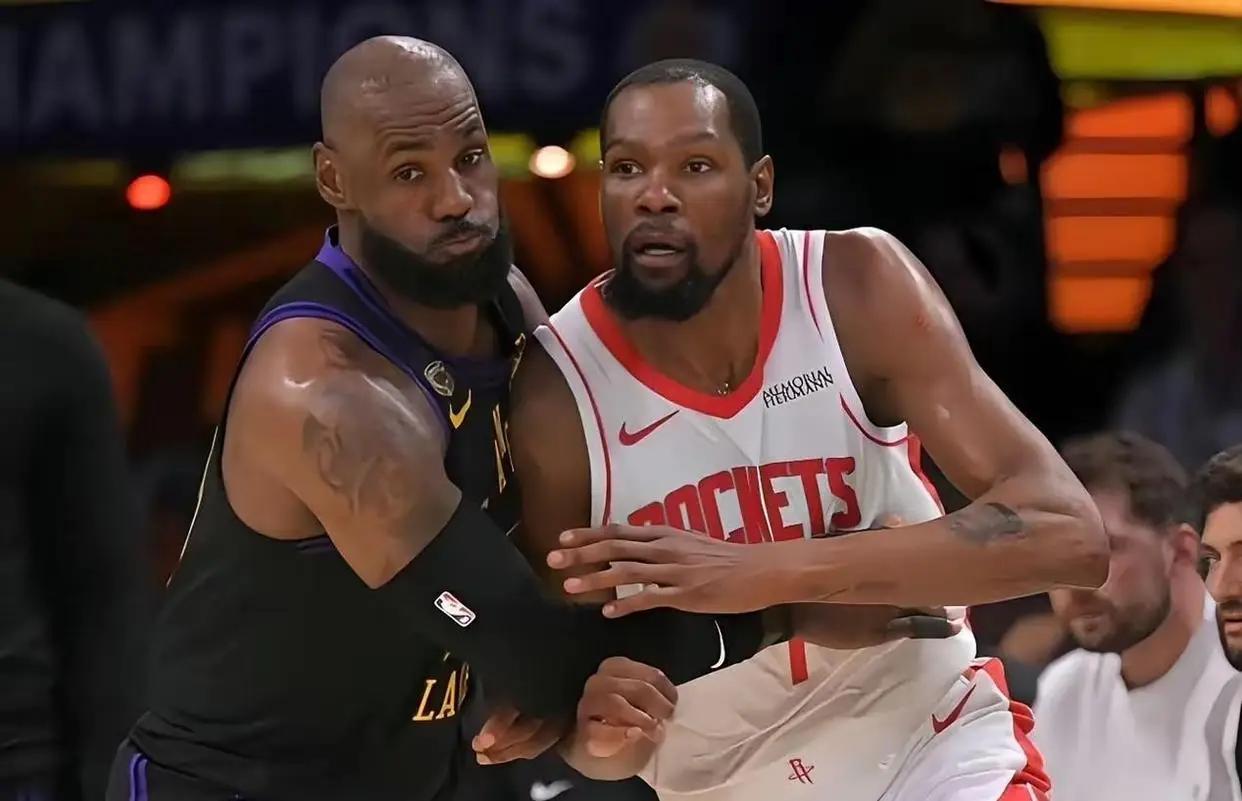 "湖人真的要被火箭翻盘了吗？詹姆斯又要倒在首轮了吗？其实在NBA季后赛的历史上，