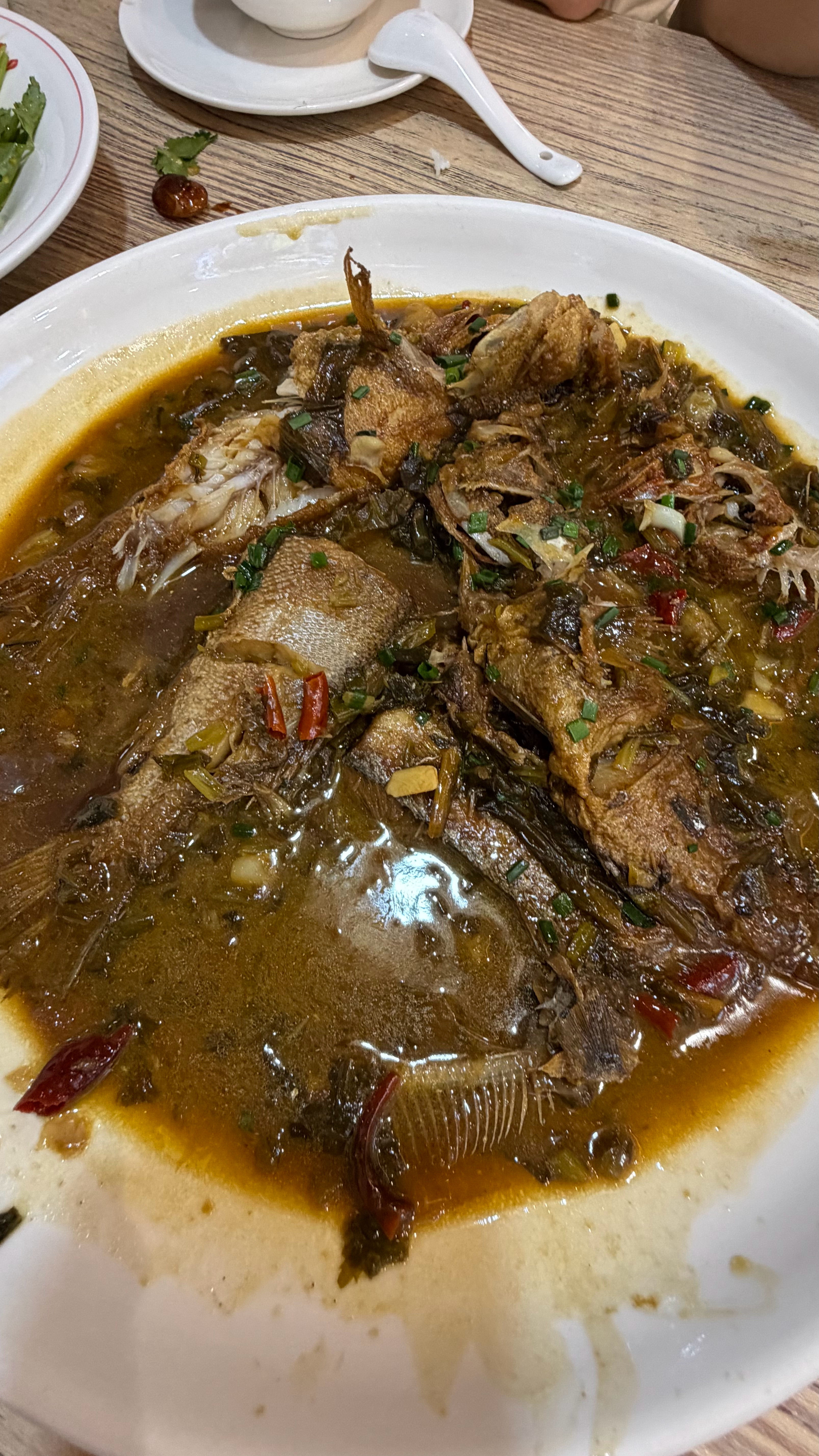 吃小鱼干