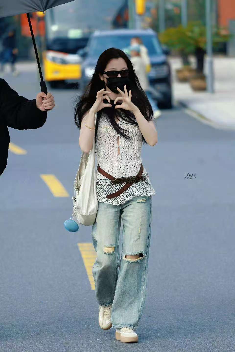 虞书欣镂空穿搭虞书欣镂空上衣虞书欣镂空上衣，哇塞哇塞， 