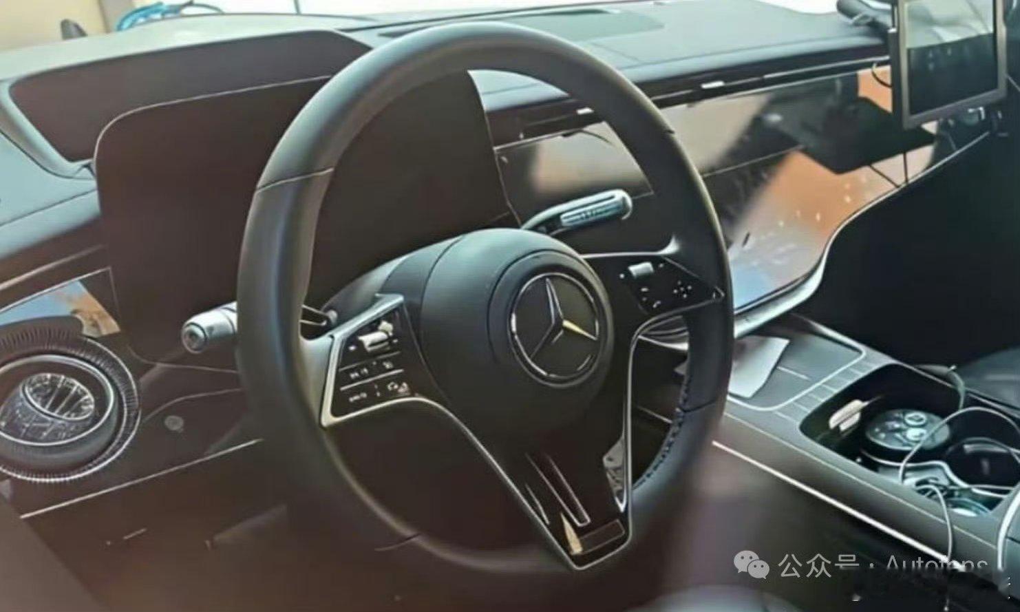 奔驰每次都搞这种事情已经司空见惯了泄露的谍照都丑的不行然后一看实车都尊的不行期待