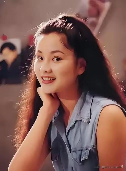 与“美”画等号的大明星，30岁以上的国人应该都认识她，今年（55岁）的近照你还能