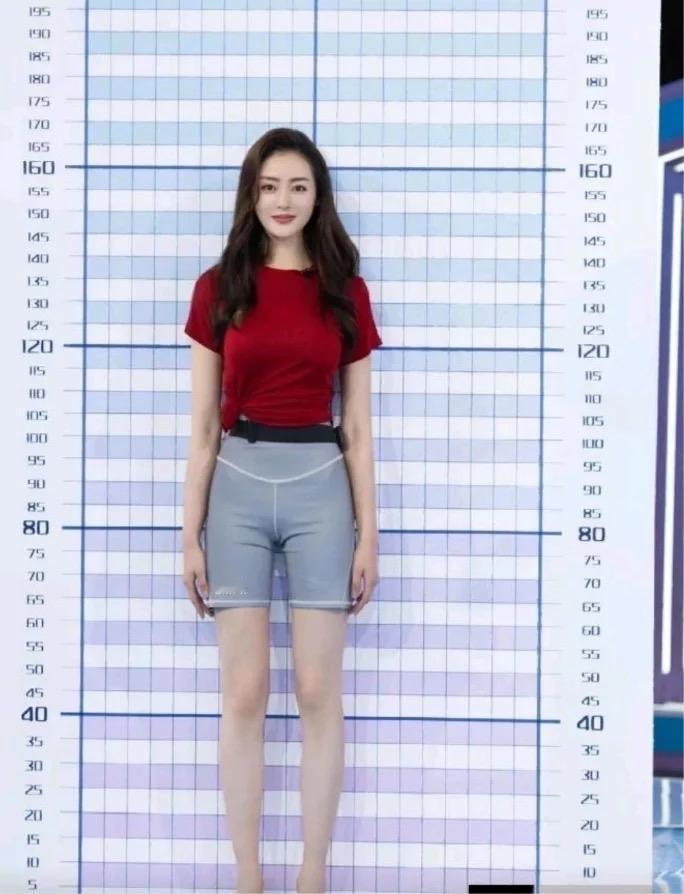张天爱公开了身高却没有公开实际年龄，女人终究还是给自己留一手！ 
