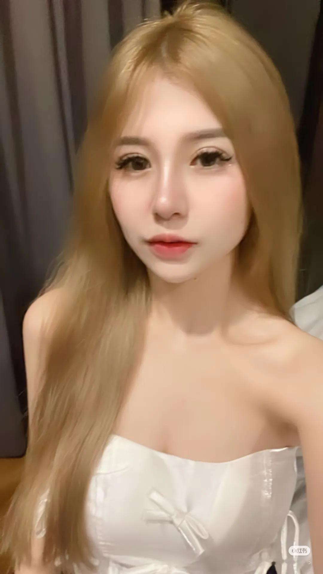 话说大马近几年就推出了许多样靓身材正，气质也相当不错的新晋博主，而Ummiko就