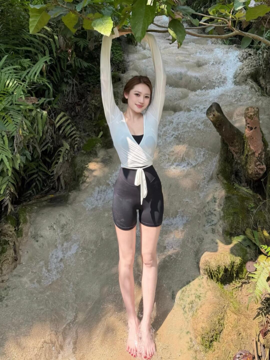 知性美女穿搭分享