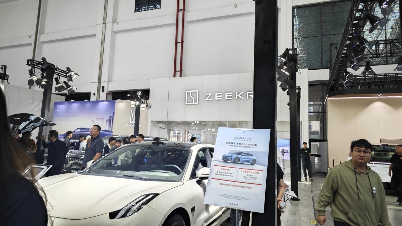 来常州车展看极氪7x