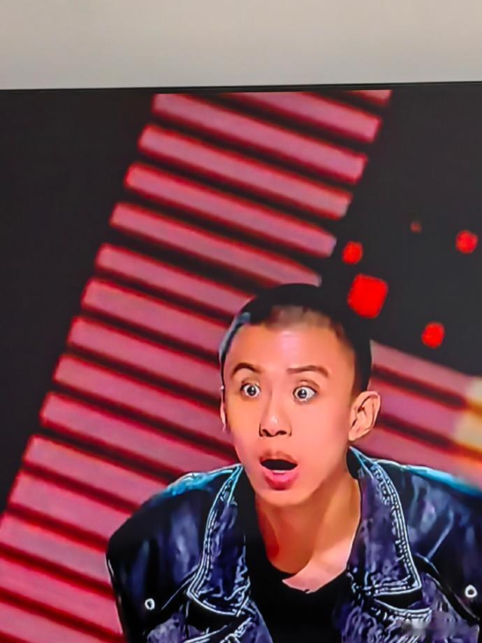 付航先天美瞳圣体，眼睛随随便便就能睁这么大，戴美瞳多容易啊 ​​​
