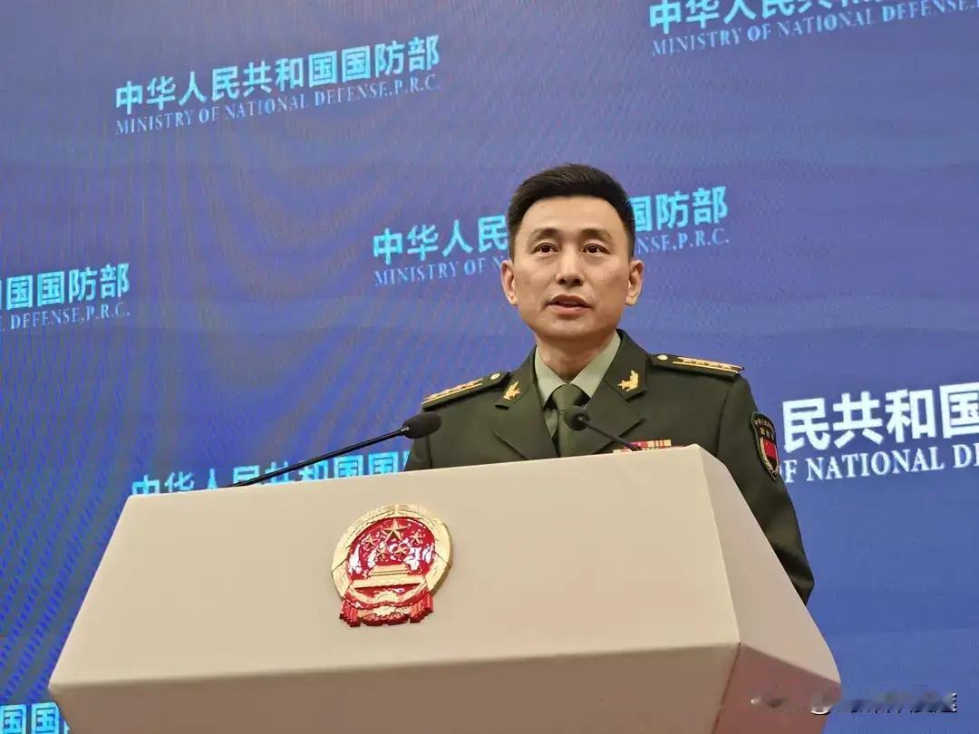 国防部发言人12月25号宣布台湾是中国领土，解放军随时都可以出击，收复台湾没有时