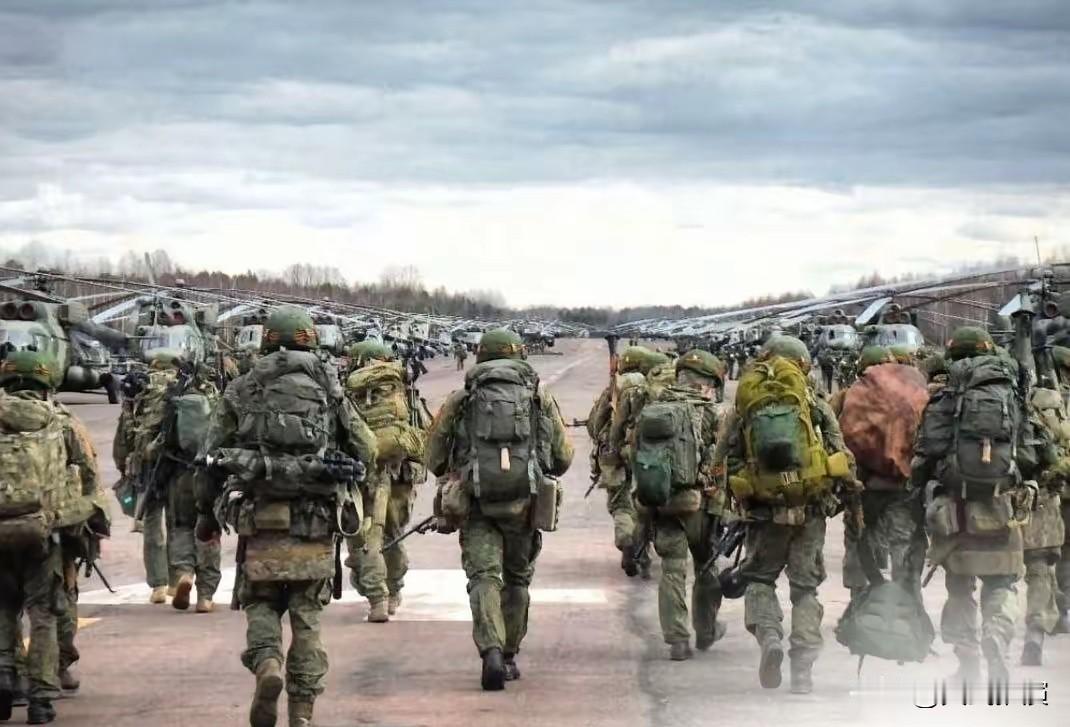 2022年2月24日晨，白俄罗斯共和国戈梅利州莫济里机场，俄罗斯空降兵第45近卫