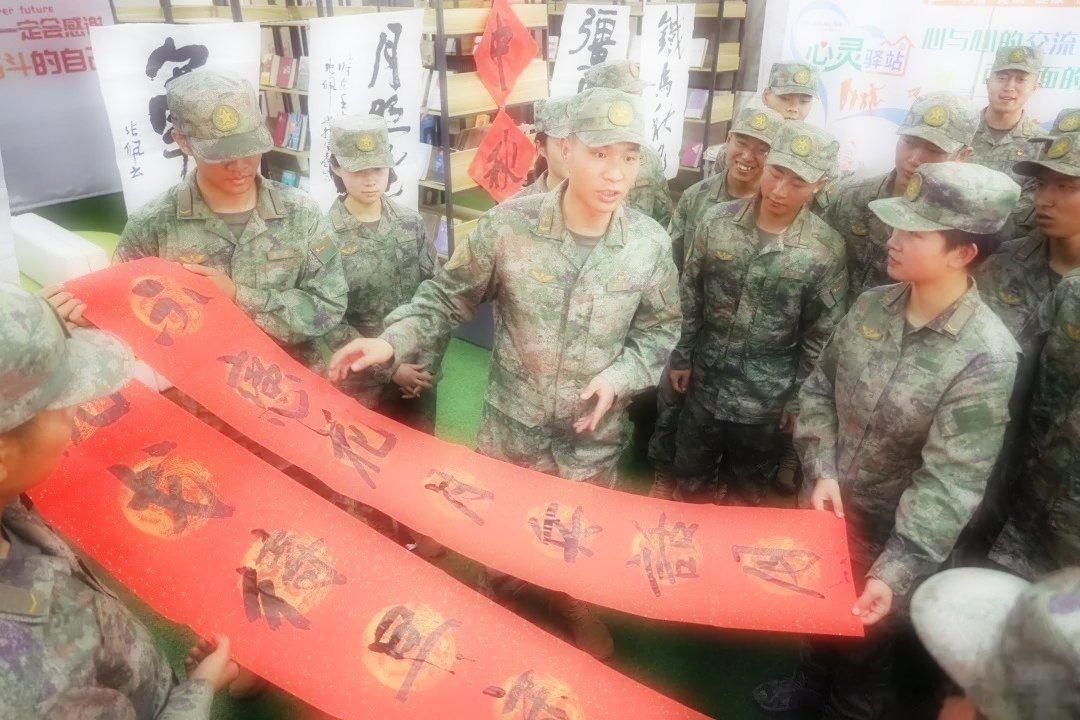 #铸剑中原[超话]##早安军营##原原说早晚安##中秋节# “书强军誓言,吟边关