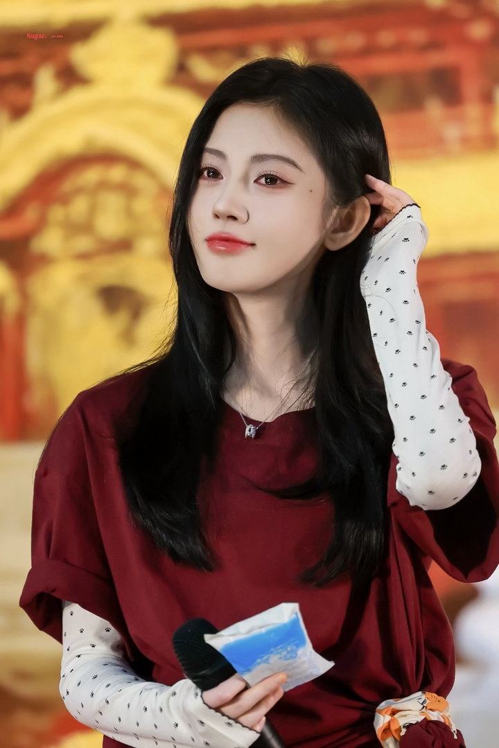 jjy鞠婧祎万花世界 jjy 鞠婧祎苏绿夏  你在左邊 我緊靠u ₊˚⊹ ୨୧ 