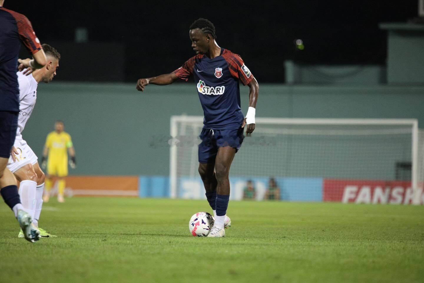 国安新援孔特更新社媒告别老东家👋🏼亲爱的队友、教练和管理层：在身披这身战袍度