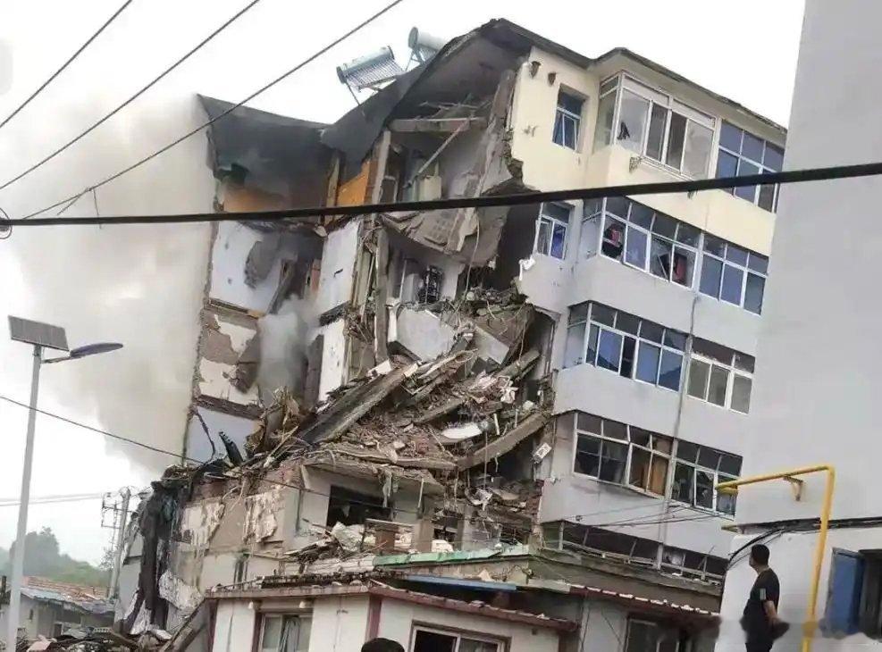 6月29日7时11分，位于辽宁葫芦岛市南票区九龙街道兴北社区一居民楼3单元发生疑
