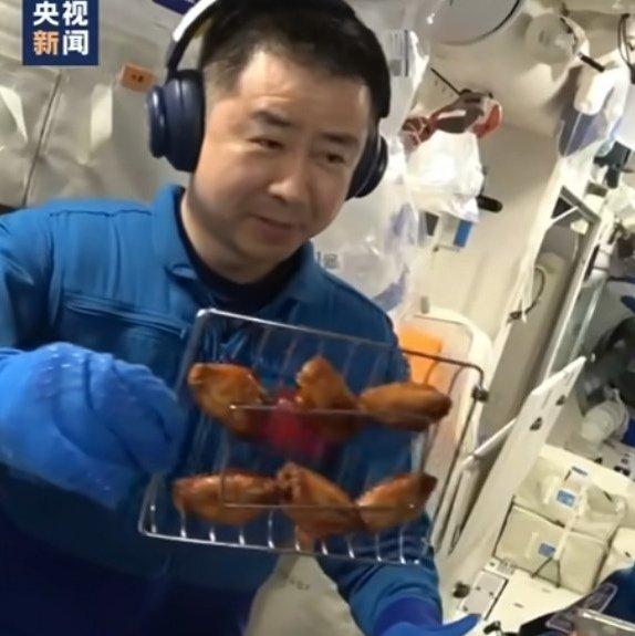 “天宫烧烤店”开张，全球独一份！

神舟二十一号载人航天飞行任务为中国空间站带来
