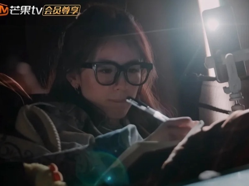 看了花少前七期好像张雅琪也没有这么没有夸的义务。如果不切片逐帧分析或者说不看非正