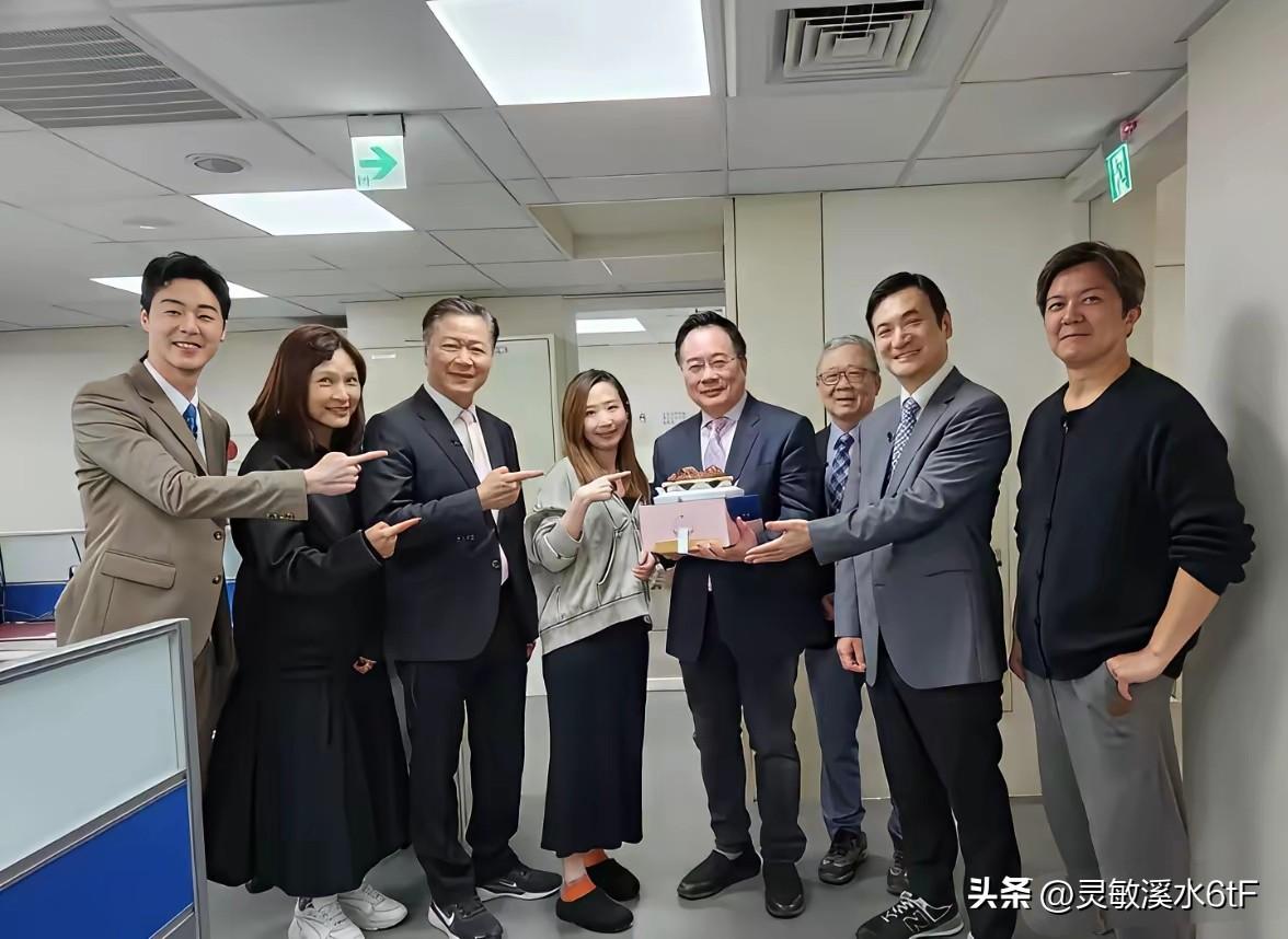 蔡博士草根逆袭、励志典范，从学徒到博士、再到政坛高层，一路走来靠的是自己的努力奋