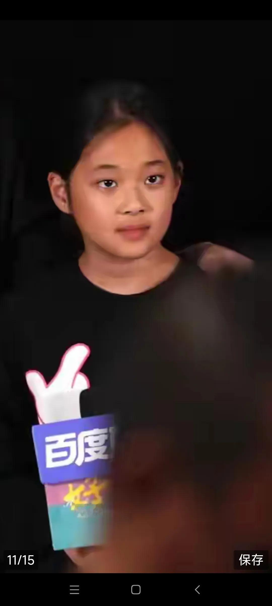 这眉眼太像她妈妈了！才11岁就能演戏了！知道这是谁的女儿吗？她妈妈主演的经典电视