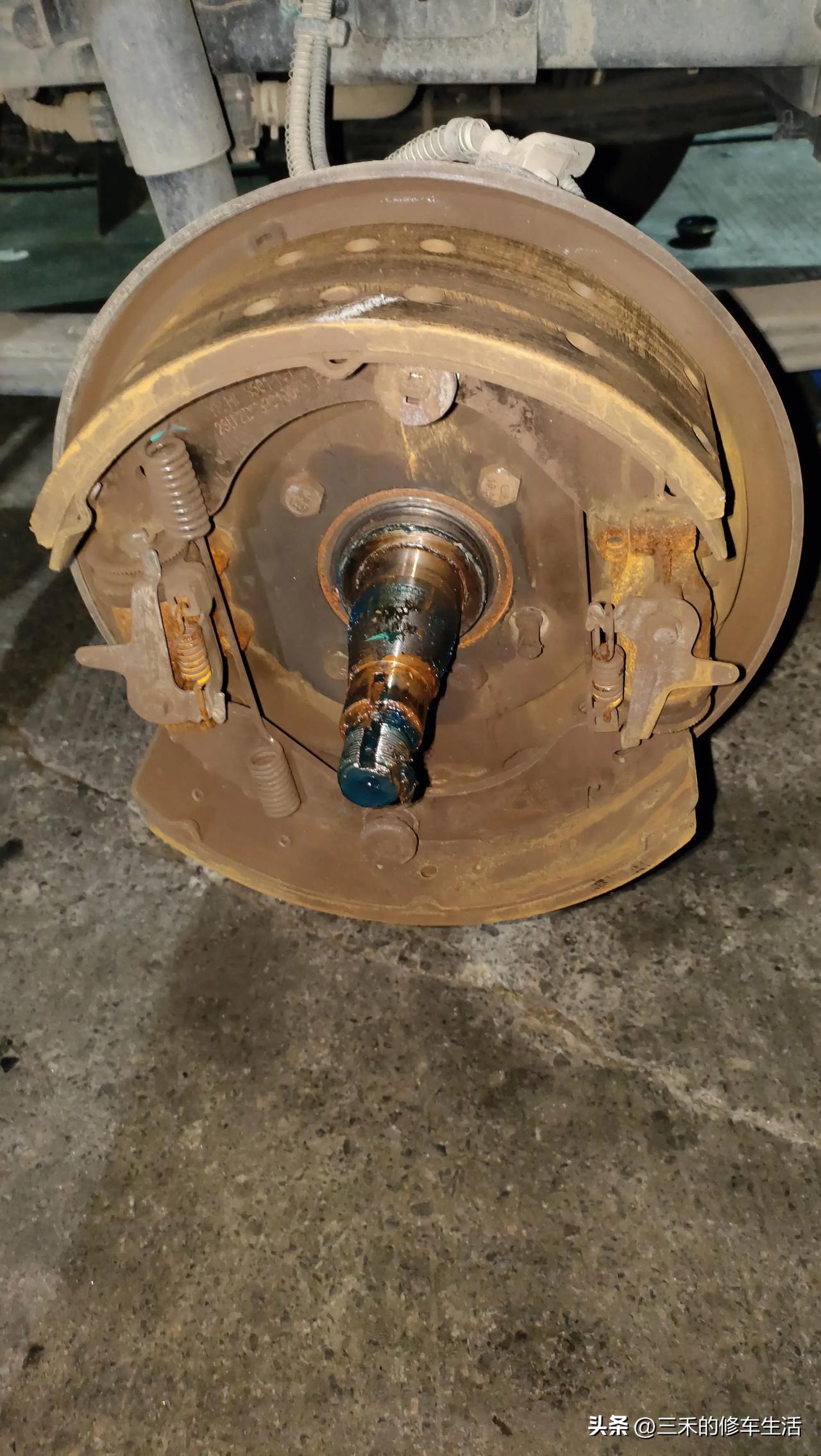 刹车怎么调，箭头方向调松