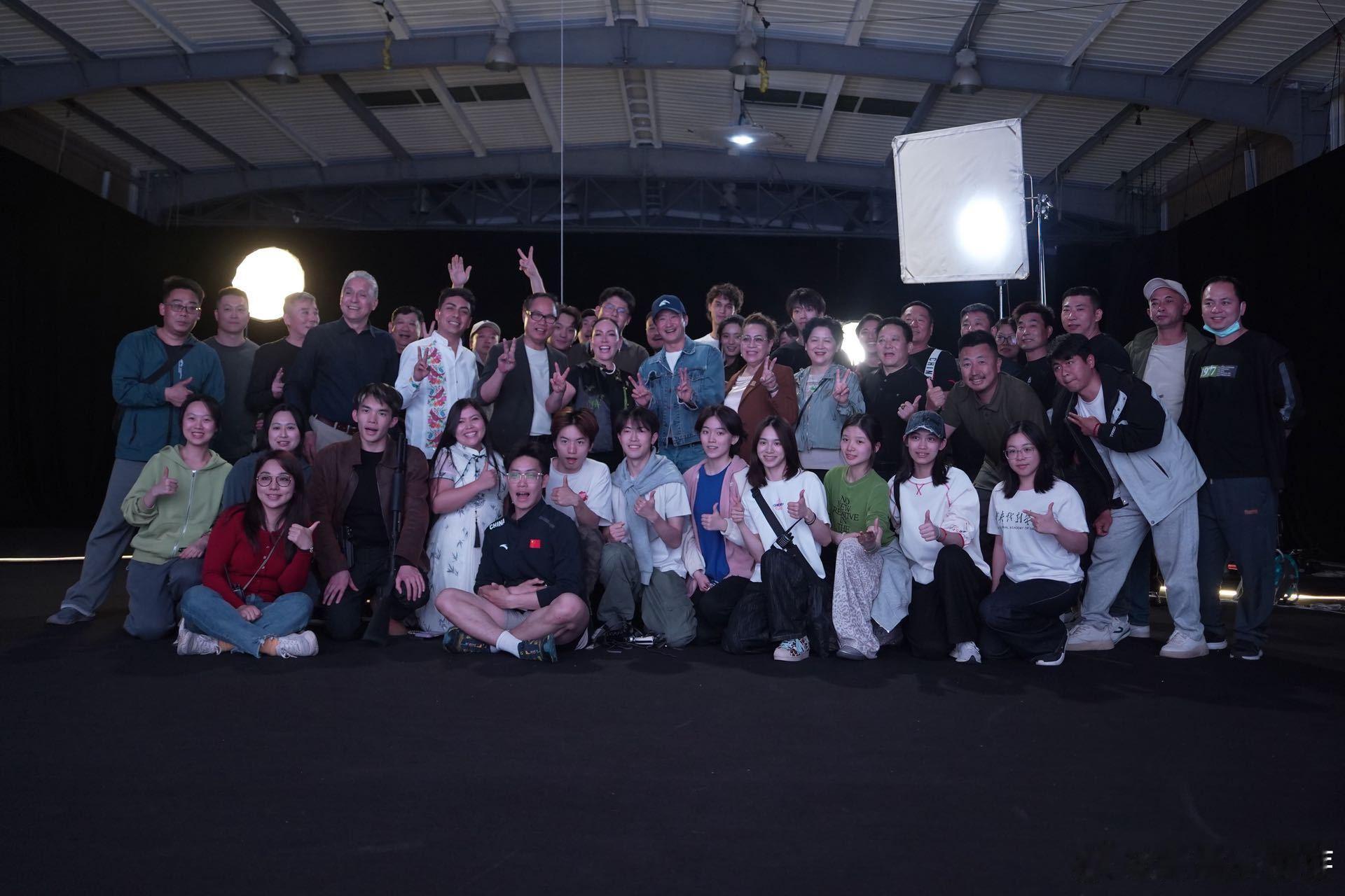 吴京接待墨西哥瓜纳华托市长 吴京和墨西哥瓜纳华托市长同框啦，《驾长车》在此取景，