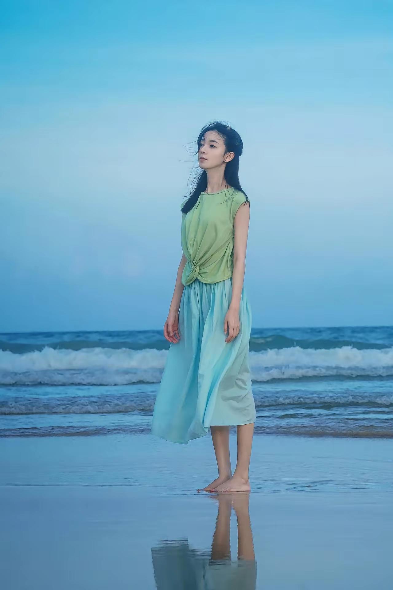 [送心]再见“岳绮罗”[心]有一说一，陈瑶现在似乎太廋了[可怜]不过，在海边ji