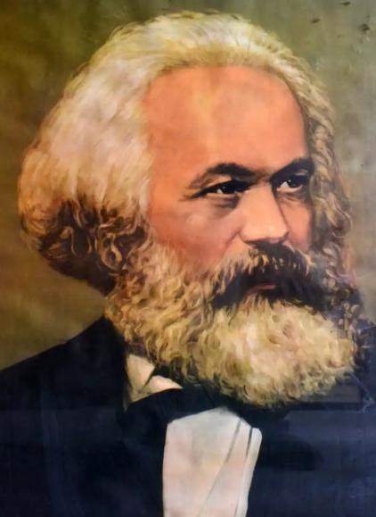 马克思作为犹太人，他是这样评价自己的民族的，他说：“犹太人的世俗道德观就是自私自