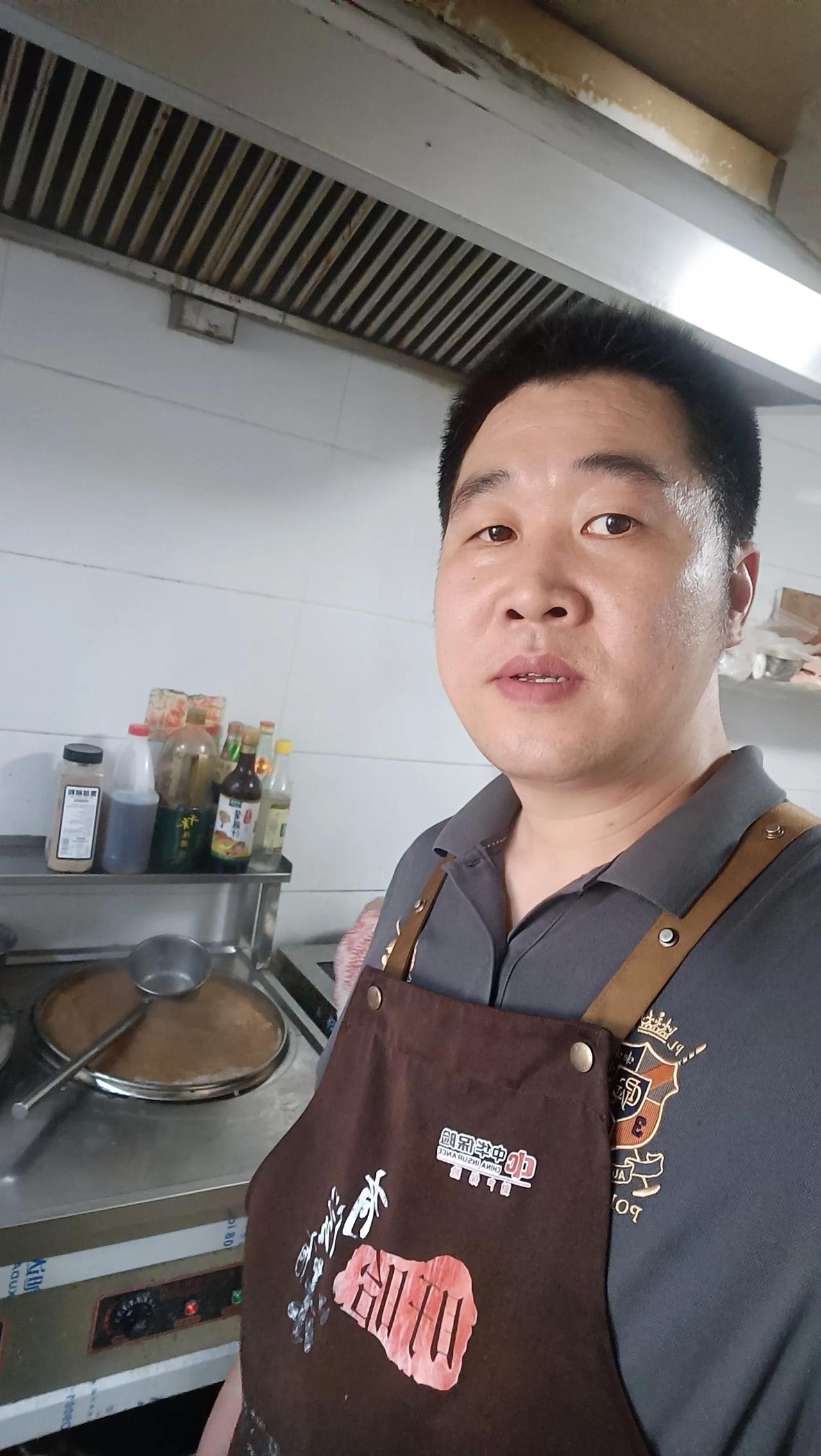 好久没跟大家说生意怎么样了？营业额多少了？今天跟大家分享一下，今天1800，因为