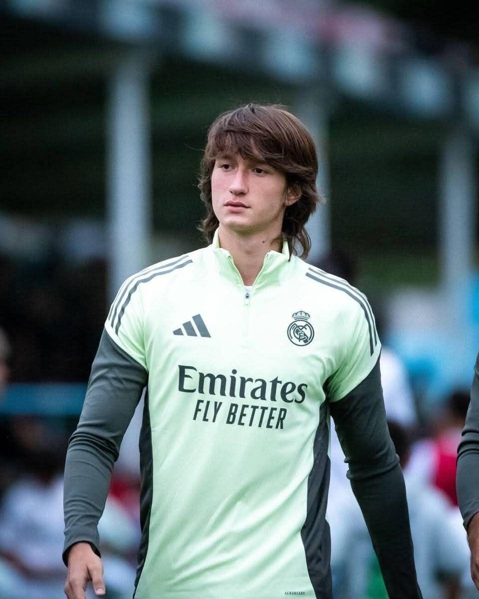 阿斯报：皇马对霍安·马丁内斯寄予厚望，并相信他能够进入一线队开启职业生涯。但俱乐