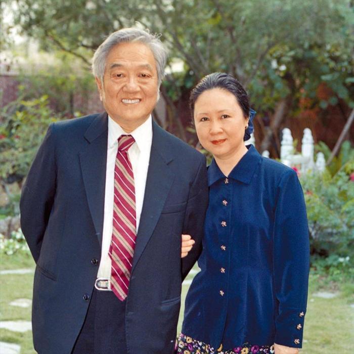 女作家琼瑶说，价值五个多亿的可园，是我买的地皮，我盖的，那时候还没有这么贵，可是