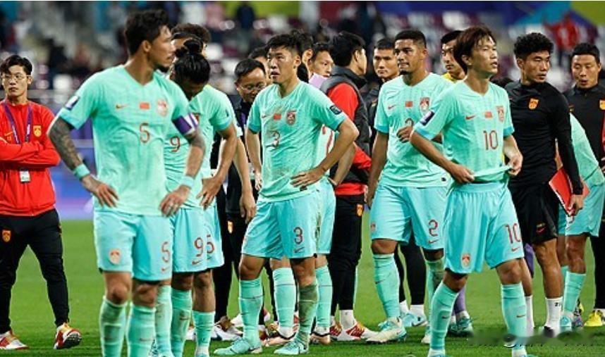 韩媒：“你们真真打算浪费钱坐飞机回来？”……中国球迷对270分钟0进球、“史上最