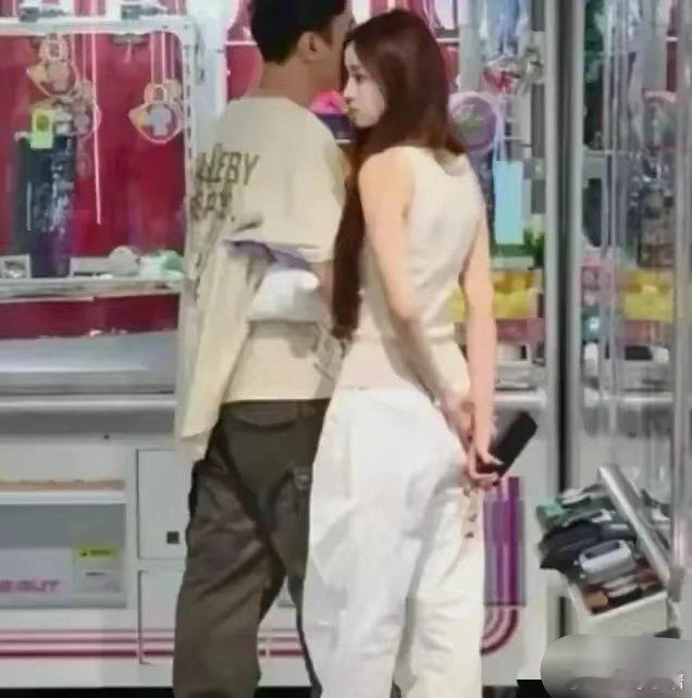 王思聪罕见长情，21岁神颜懒懒，凭啥让他停下换女友的脚步？ ​​​