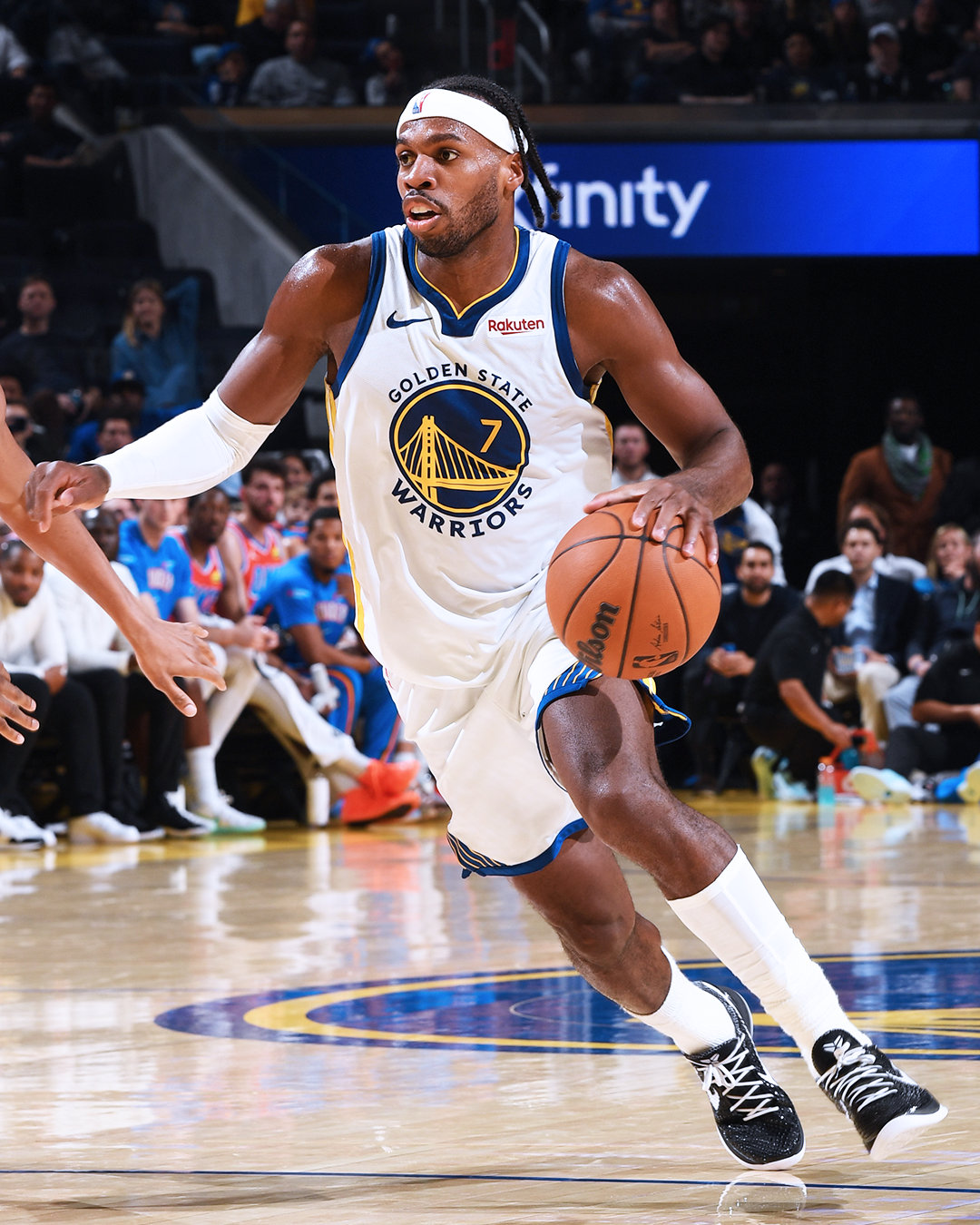 希尔德13分，4助攻，2抢断，1篮板。雷霆vs勇士无库版勇三疯上演