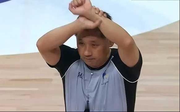 巴林男篮赛后拒绝握手中国男篮 在2026年名古屋亚运会上，中国男篮以105-59
