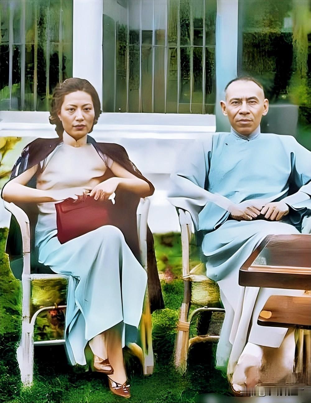 这才是孟小冬和杜月笙的真实模样，而非演员所饰演的角色！这张老照片摄于一九三六年的