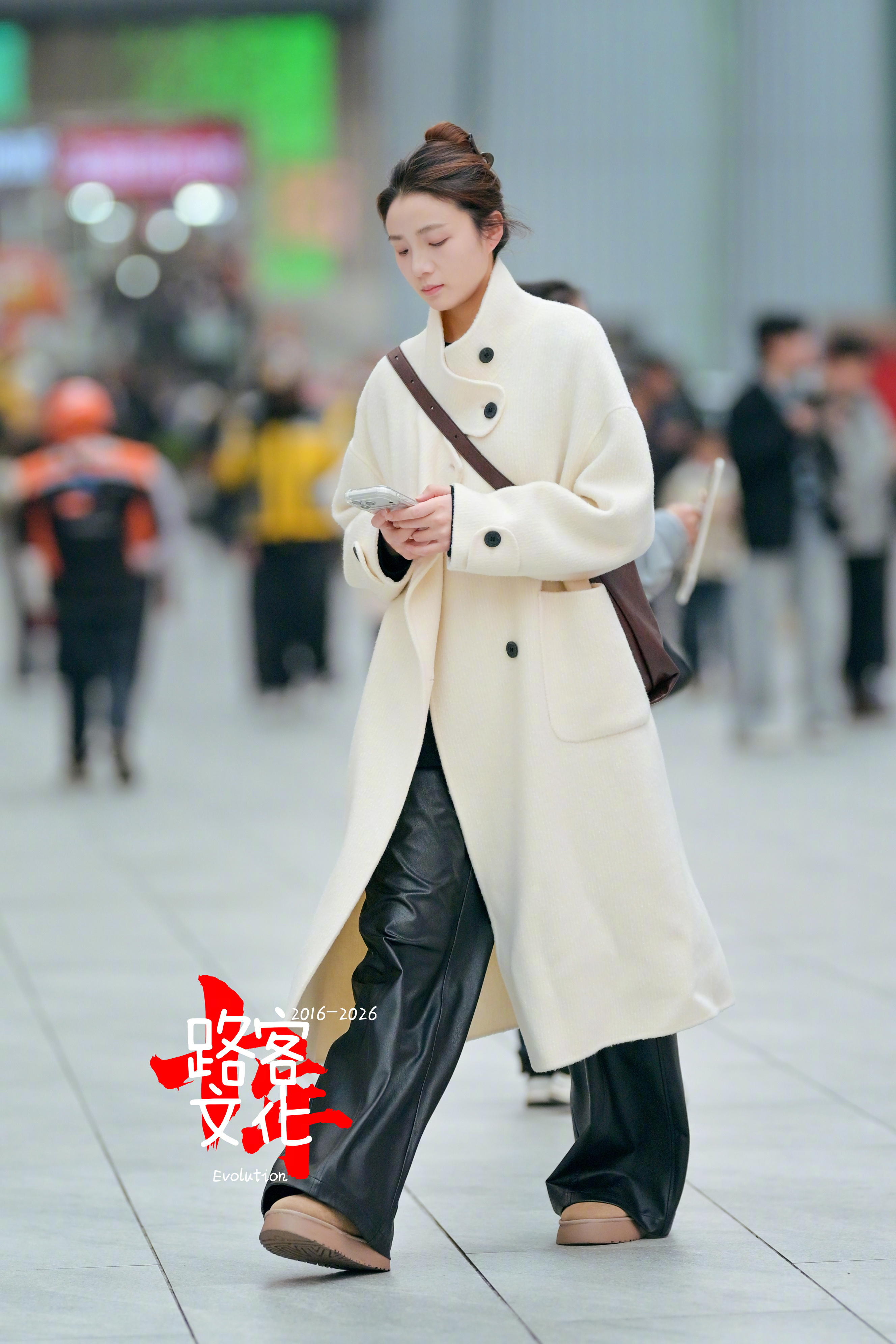 白色的大衣好好看 帅气 