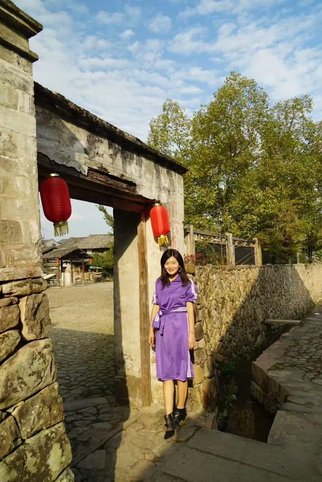致青春。又逢五四青年节，时光悄然流转，不求岁月重返少年，只愿心底永远保有一份热忱