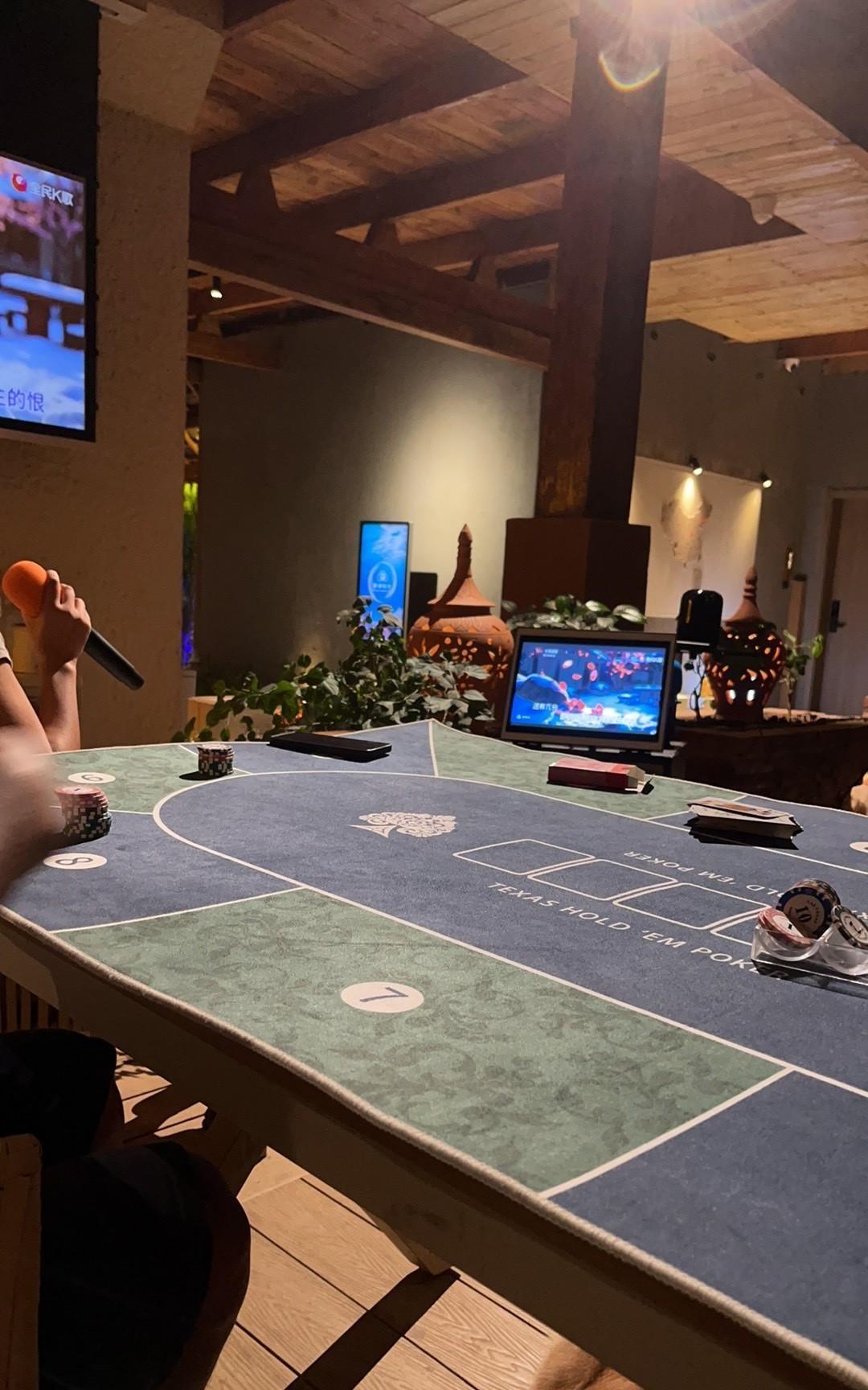 一位老哥熬了十六年，把一百三十万血汗钱全喂给K线，最后老婆走了，账户关了，只留一