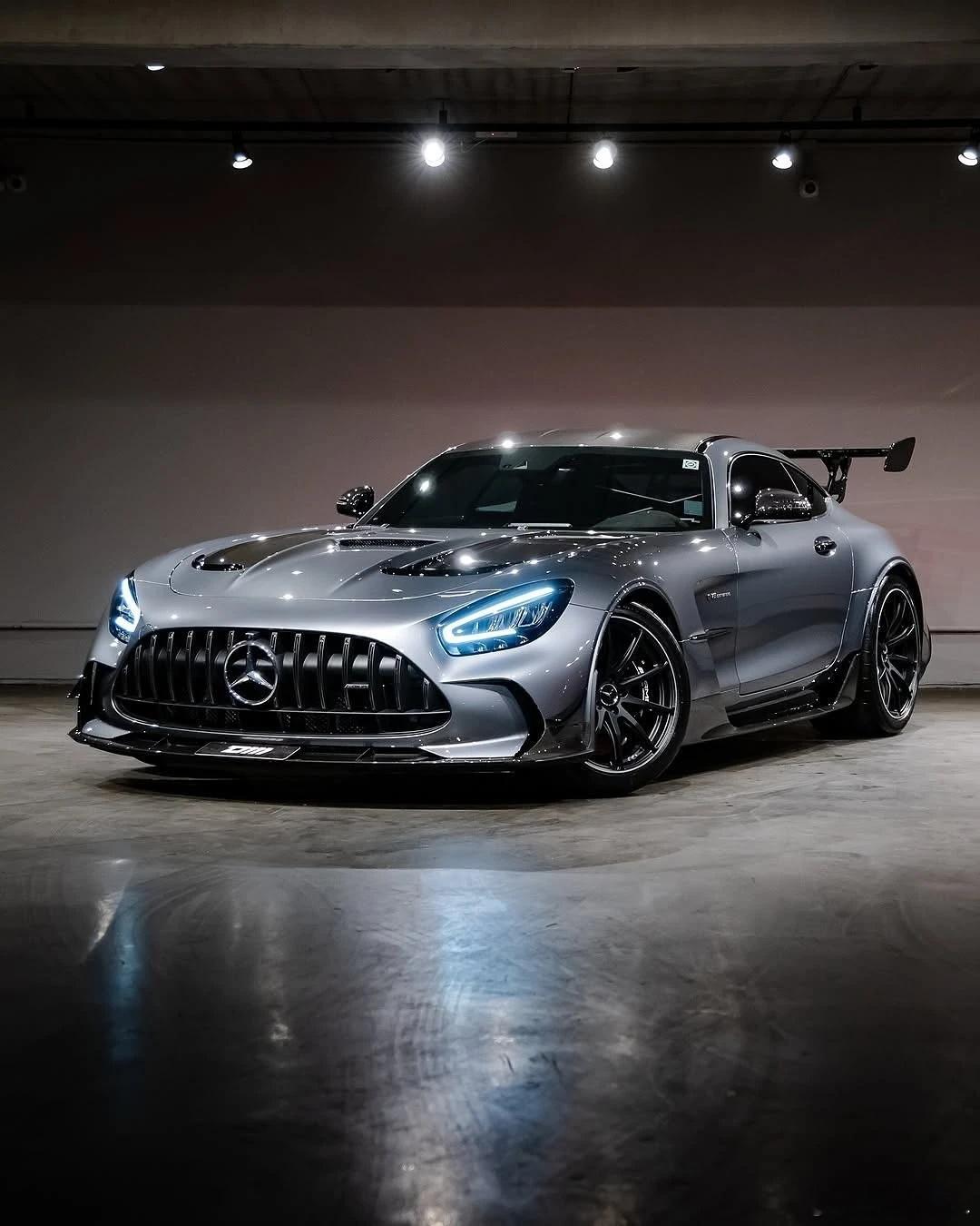 奔驰AMG GT Blackseries，既优雅又暴力啊！奔驰AMG汽车[超话]