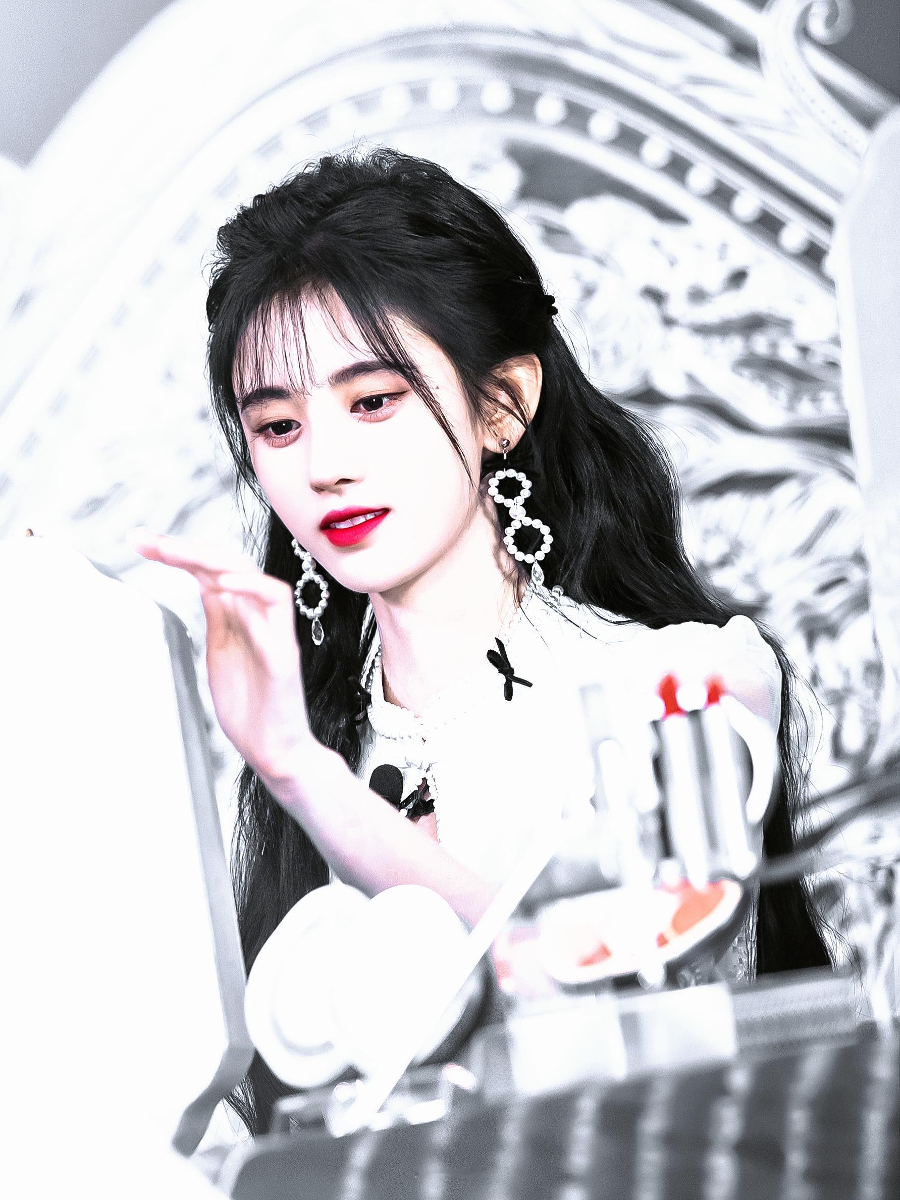 人间琴悠扬*🖇️🤍鞠婧祎苏绿夏 ​​​