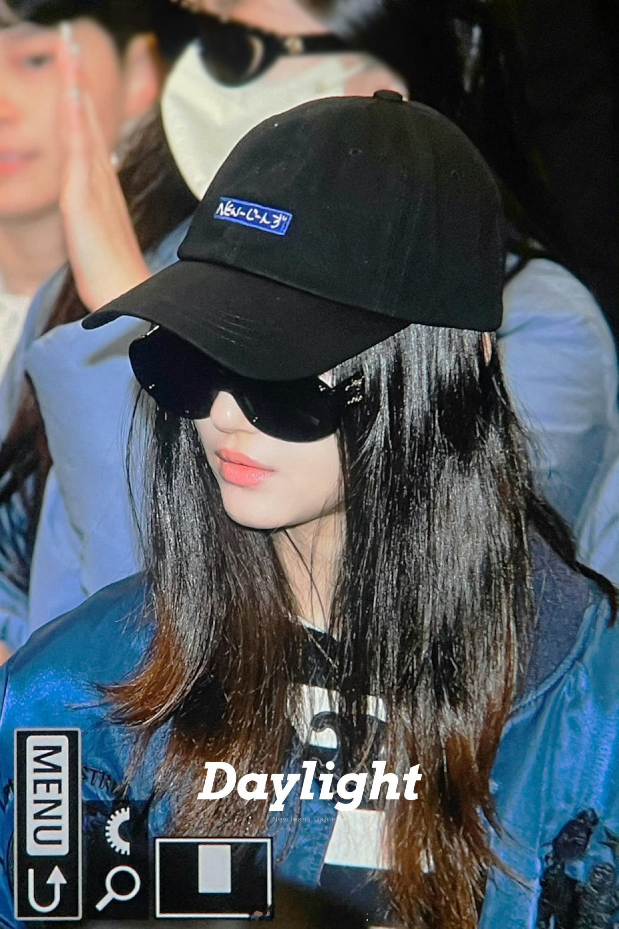 Newjeans全员出发日本  Newjeans全员于今早出发日本 ⬇️ 