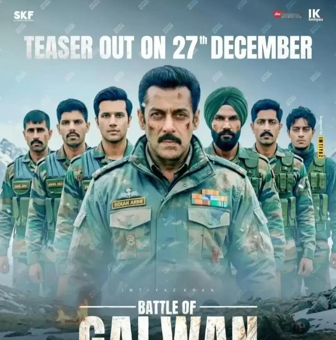 海报当神像，票房反涨47%
 
印度影迷把阿米尔·汗的海报供进神龛，点上酥油灯，