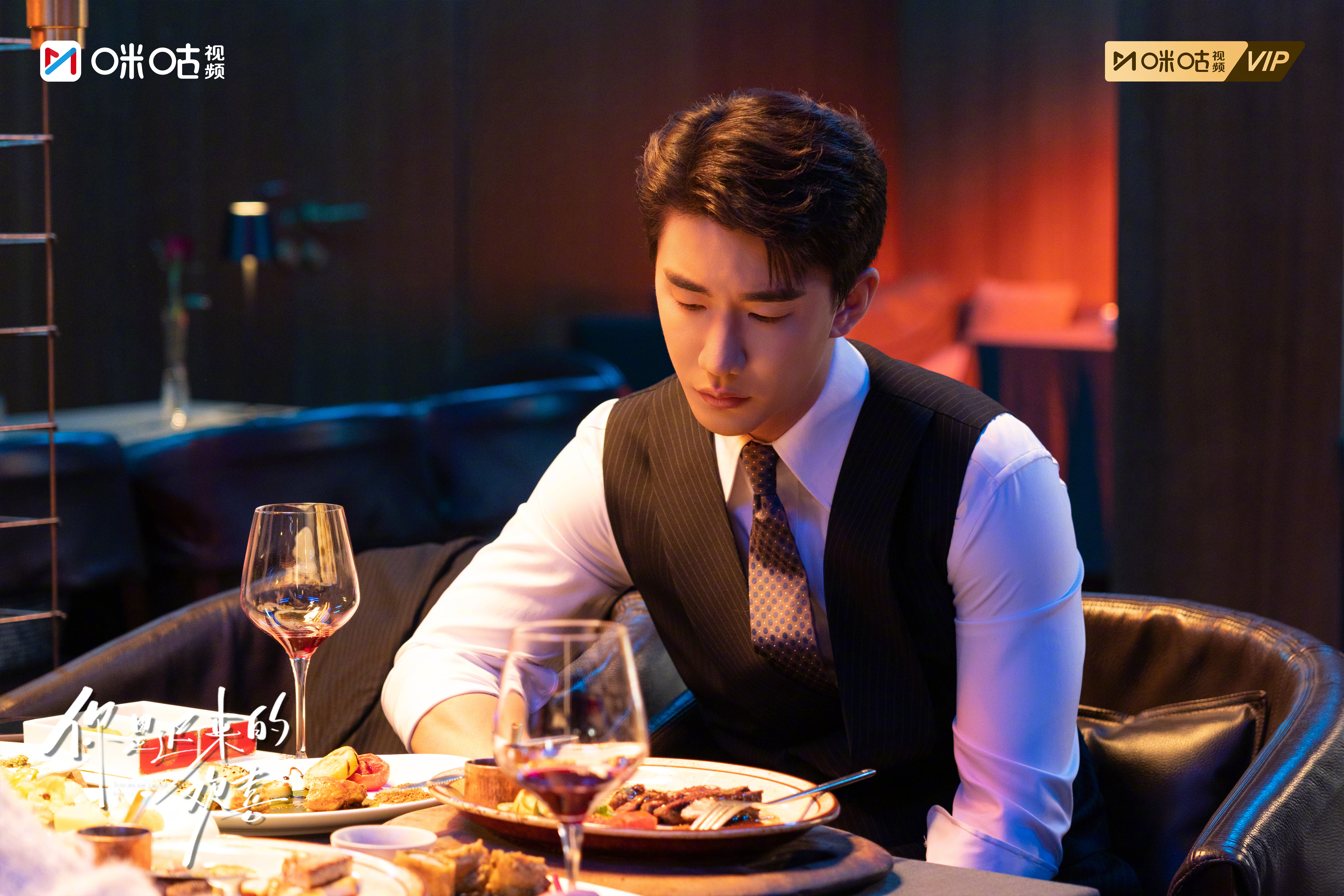 #上咪咕看你是迟来的欢喜#那些没说出口的话，终于在多年后得到了回应。#你是迟来的