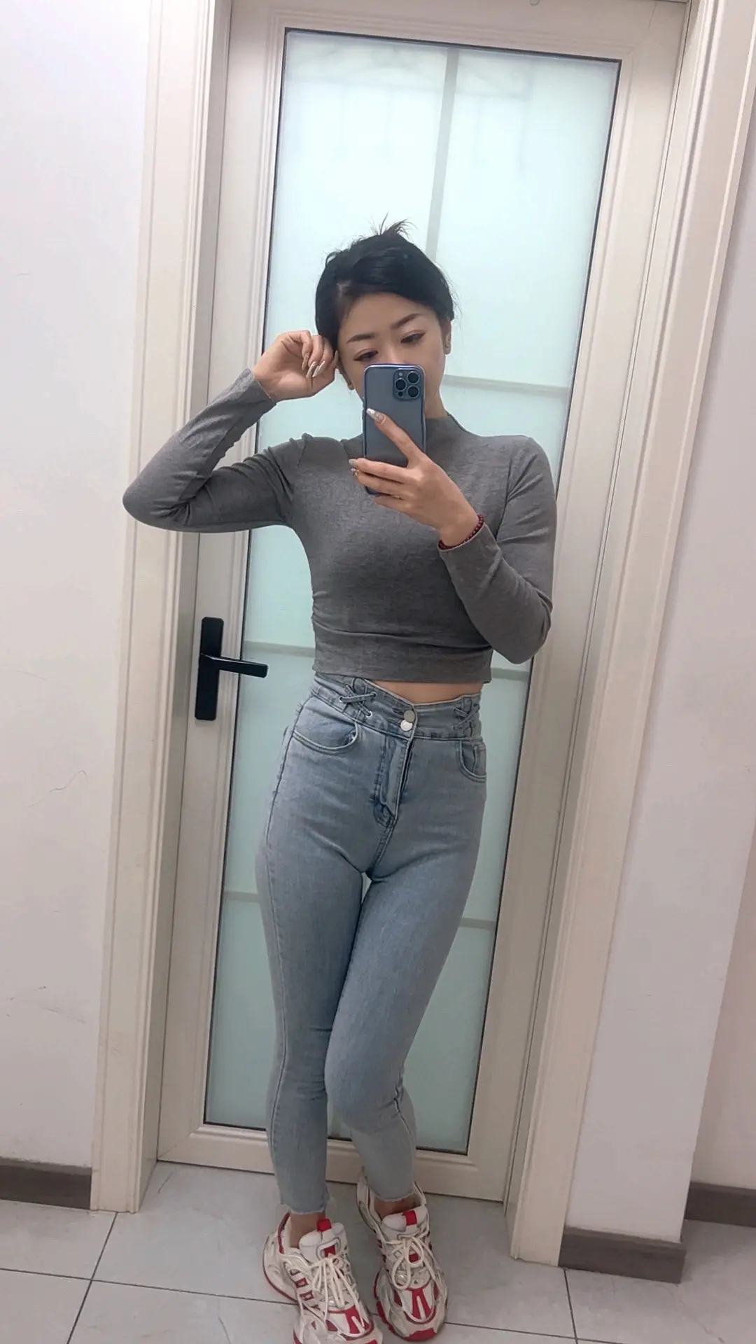 那年我想逃离家人，所以选择了远嫁，那时我相信爱情，所以选择了自己喜欢的...